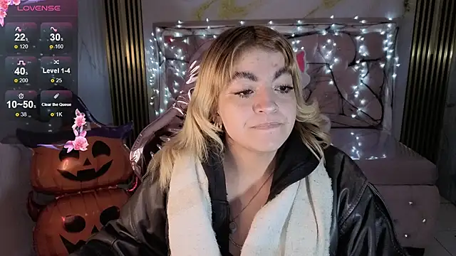 Snapshot of lili_conor_s chatting on October 19, 2025, 3:42 am lili conor s online show from October 19, 2025, 3:42 am