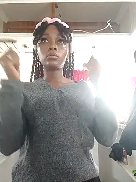 Snapshot of xxTatiannaxx chatting on October 27, 2025, 10:27 am xxTatiannaxx online show from October 27, 2025, 10:27 am