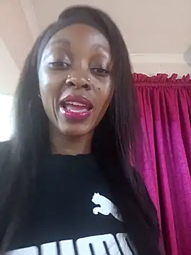 Snapshot of xxTatiannaxx chatting on November 5, 2025, 10:02 pm xxTatiannaxx online show from November 5, 2025, 10:02 pm