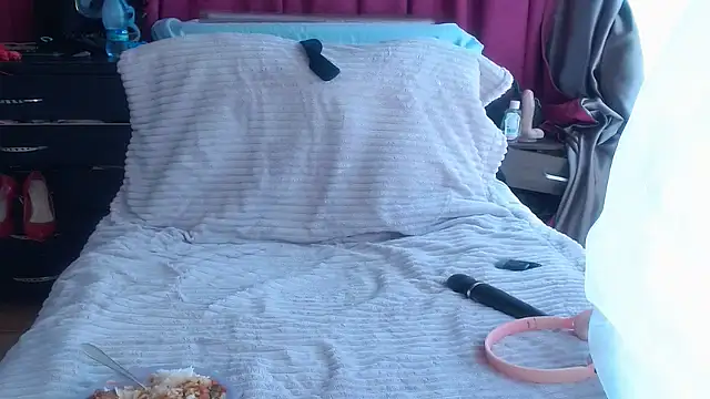 Snapshot of xxTatiannaxx chatting on November 20, 2025, 8:48 am xxTatiannaxx online show from November 20, 2025, 8:48 am