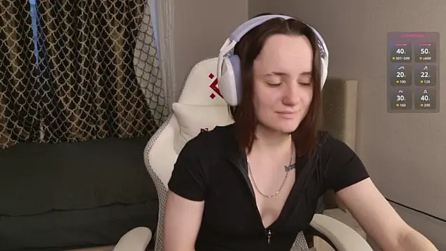 Luna Loveee online show from October 19, 2025, 3:53 am