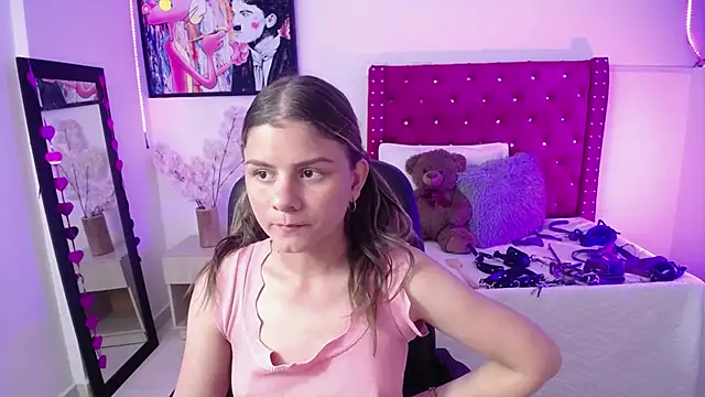 ValeAmayaa online show from March 17, 2025, 9:24 pm
