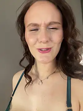 Snapshot of NatalyRose_ chatting on October 10, 2025, 4:35 am NatalyRose online show from October 10, 2025, 4:35 am