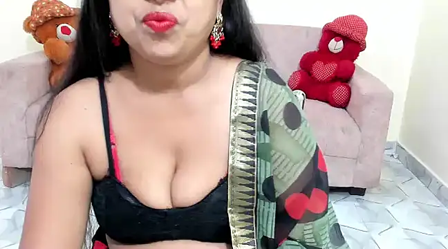 leahgotiii online show from March 12, 2025, 12:57 pm