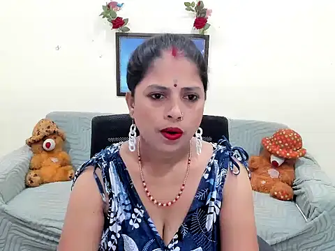 leahgotiii online show from July 31, 2026, 3:17 am