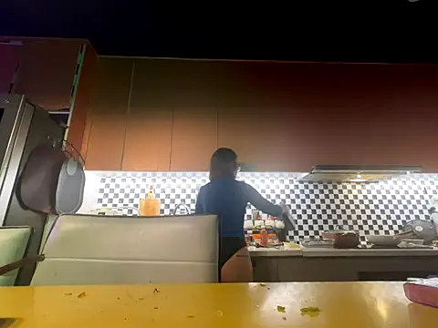 Snapshot of sluttyazncouple chatting on December 14, 2025, 8:14 pm sluttyazncouple online show from December 14, 2025, 8:14 pm