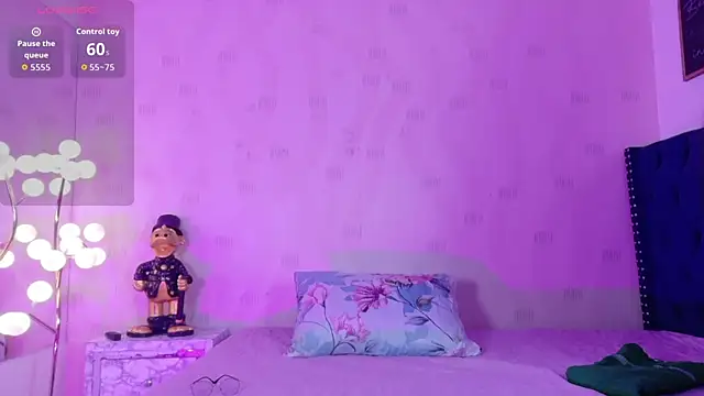 Snapshot of innocenthazel chatting on February 11, 2026, 3:06 am innocenthazel online show from February 11, 2026, 3:06 am