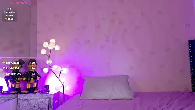 Snapshot of innocenthazel chatting on March 16, 2026, 1:02 am innocenthazel online show from March 16, 2026, 1:02 am