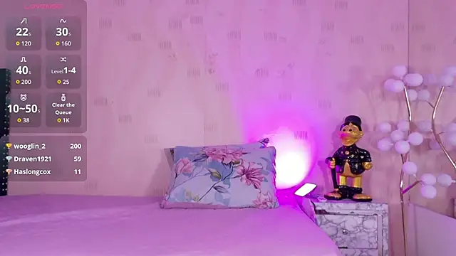 Snapshot of innocenthazel chatting on February 24, 2026, 2:45 am innocenthazel online show from February 24, 2026, 2:45 am