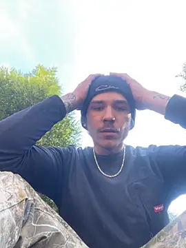 Snapshot of Lovemilfs@xh chatting on November 17, 2025, 4:44 pm Lovemilfsxh online show from November 17, 2025, 4:44 pm