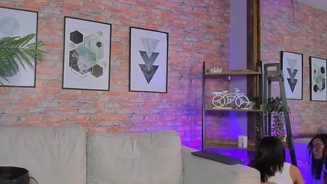 Lucia Brown  online show from October 22, 2025, 3:11 pm