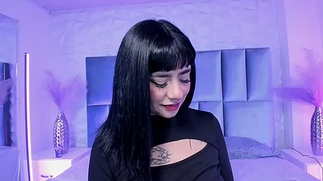 Selene bennet online show from April 24, 2026, 3:41 am