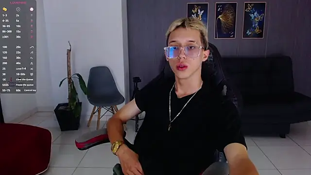 Snapshot of skinny_bigcock02 chatting on November 21, 2025, 8:19 pm skinny bigcock02 online show from November 21, 2025, 8:19 pm