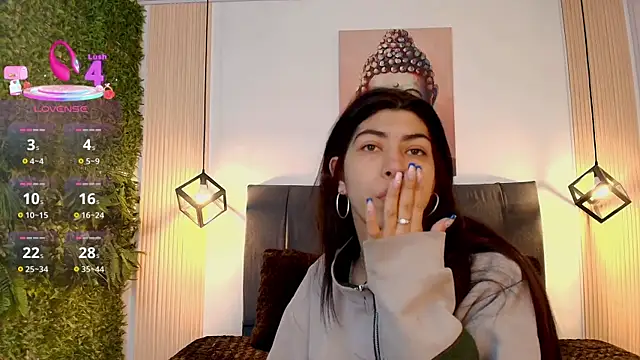 Snapshot of Cassie_bloom chatting on January 13, 2026, 7:29 pm Cassie bloom online show from January 13, 2026, 7:29 pm