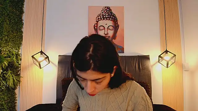 Snapshot of Cassie_bloom chatting on December 19, 2025, 8:11 pm Cassie bloom online show from December 19, 2025, 8:11 pm