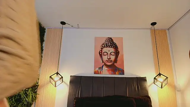 Snapshot of Cassie_bloom chatting on December 20, 2025, 8:12 pm Cassie bloom online show from December 20, 2025, 8:12 pm