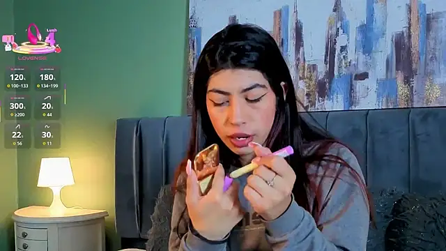 Cassie bloom online show from April 22, 2026, 3:13 am