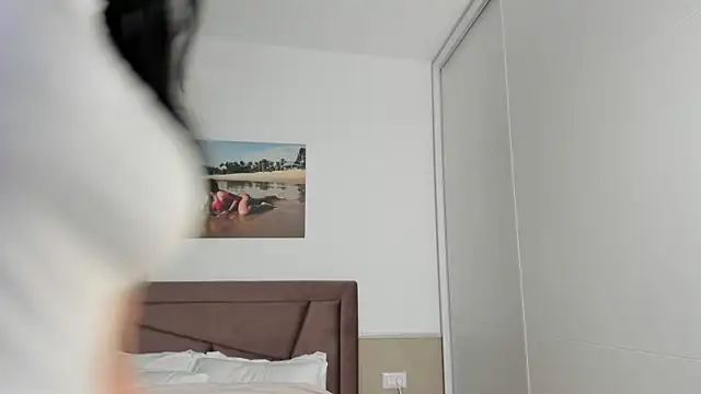 Snapshot of Mia_Splash chatting on October 27, 2025, 10:38 am Mia Splash online show from October 27, 2025, 10:38 am