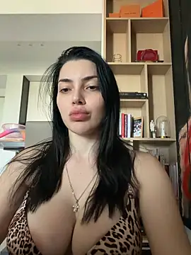 Snapshot of Mia_Splash chatting on May 6, 2026, 11:25 am Mia Splash online show from May 6, 2026, 11:25 am