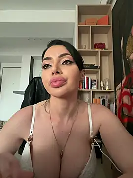 Snapshot of Mia_Splash chatting on April 27, 2026, 4:05 pm Mia Splash online show from April 27, 2026, 4:05 pm