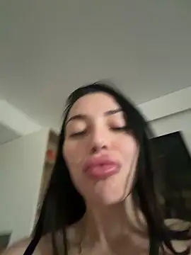 Snapshot of Mia_Splash chatting on April 30, 2026, 12:12 pm Mia Splash online show from April 30, 2026, 12:12 pm