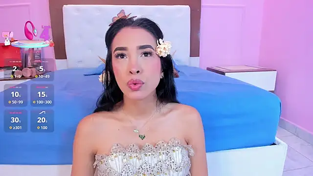 SOPHIATRISTA online show from October 31, 2025, 12:24 pm