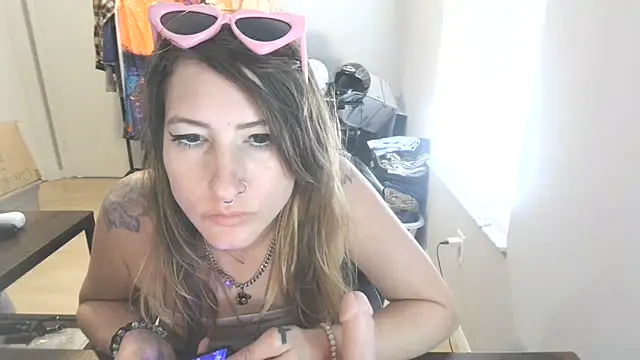 Snapshot of M3TAA chatting on October 23, 2025, 8:51 pm M3TAA online show from October 23, 2025, 8:51 pm