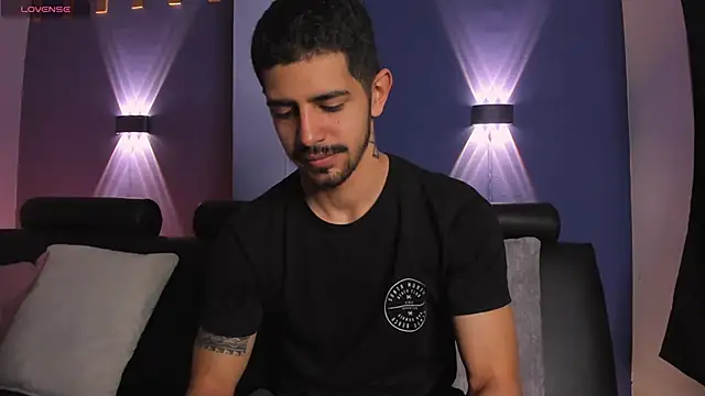 AlejandroStormm online show from May 26, 2026, 5:11 pm
