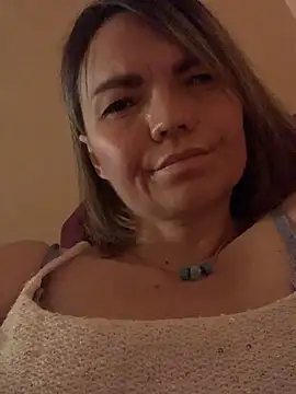 Ella Pearlie online show from September 28, 2025, 9:00 pm