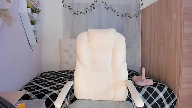 Snapshot of Emma_lorense22 chatting on November 14, 2025, 7:28 pm Emma lorense22 online show from November 14, 2025, 7:28 pm