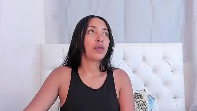 Emma lorense22 online show from February 3, 2026, 7:08 pm