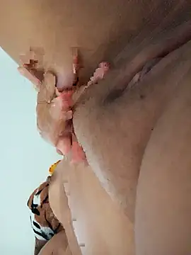 Snapshot of Milynhaofc chatting on February 1, 2026, 10:57 am Milynhaofc online show from February 1, 2026, 10:57 am