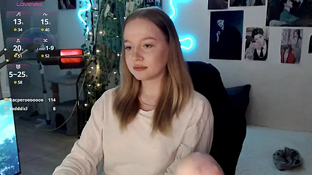 lissallor  online show from March 5, 2025, 12:33 pm