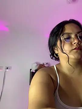 Snapshot of Leah_yuah_ chatting on February 23, 2025, 6:07 am Leah yuah online show from February 23, 2025, 6:07 am