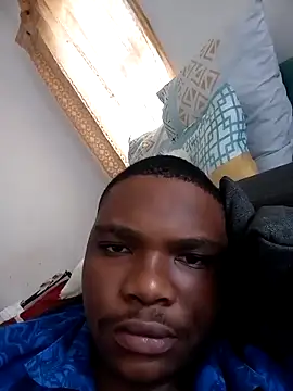 Snapshot of Thandowavy chatting on April 15, 2026, 12:32 pm Thandowavy online show from April 15, 2026, 12:32 pm