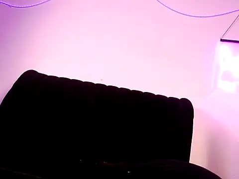 Snapshot of MsBootyBoop chatting on October 17, 2025, 8:28 am MsBootyBoop online show from October 17, 2025, 8:28 am