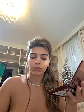 Bella Posh online show from December 20, 2025, 6:38 am