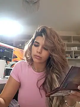 Bella Posh online show from January 19, 2026, 7:34 am