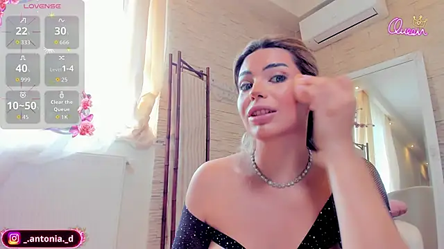 Snapshot of Bella_Posh chatting on June 15, 2026, 7:08 am Bella Posh online show from June 15, 2026, 7:08 am