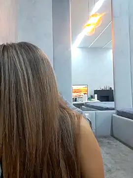 Bella Posh online show from October 16, 2025, 4:21 am