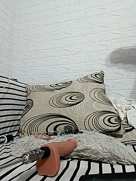 Snapshot of Ramona870 chatting on October 16, 2025, 10:29 pm Ramona870 online show from October 16, 2025, 10:29 pm