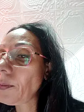 Snapshot of Ramona870 chatting on November 5, 2025, 9:45 am Ramona870 online show from November 5, 2025, 9:45 am