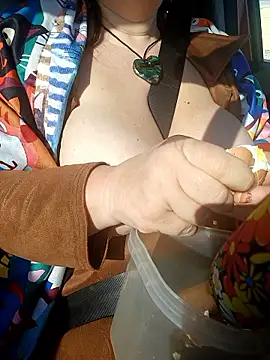 Snapshot of Erika41 chatting on March 18, 2026, 8:17 am Erika41 online show from March 18, 2026, 8:17 am