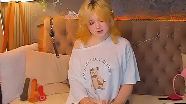EmilyAngells online show from April 29, 2026, 6:50 am