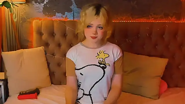 EmilyAngells online show from May 14, 2026, 6:32 am