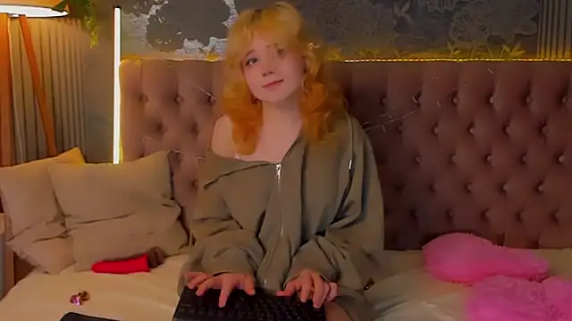 EmilyAngells online show from February 11, 2026, 8:58 am