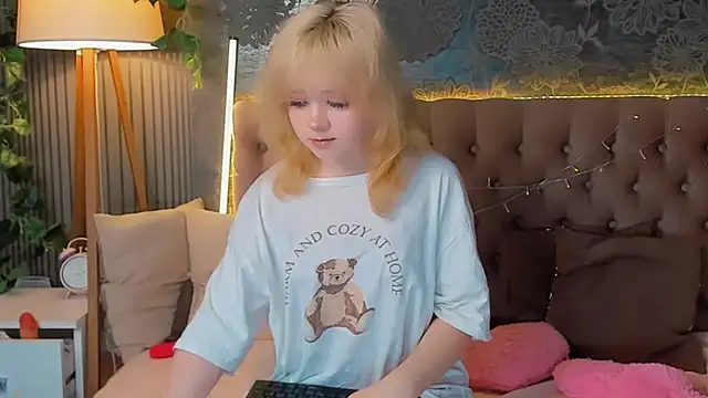 EmilyAngells online show from March 20, 2026, 7:09 am