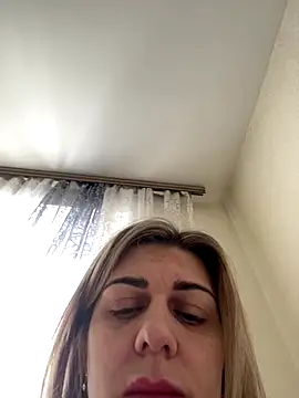 Snapshot of Lusi_Luxary chatting on November 18, 2025, 4:16 am Lusi Luxary online show from November 18, 2025, 4:16 am