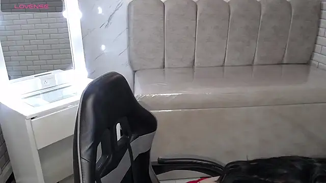 Isabella Collen v online show from March 3, 2026, 1:07 pm