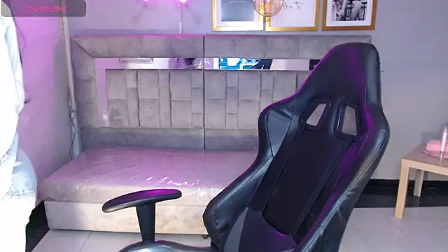 Snapshot of Isabella_Collen_v chatting on October 20, 2025, 1:11 pm Isabella Collen v online show from October 20, 2025, 1:11 pm